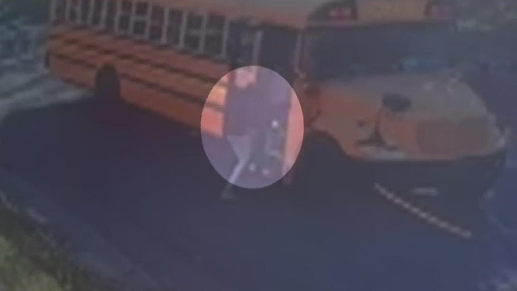 Video shows quick-thinking bystander stop runaway St. Paul school bus — WCCO / CBS Minnesota, Savage Health news