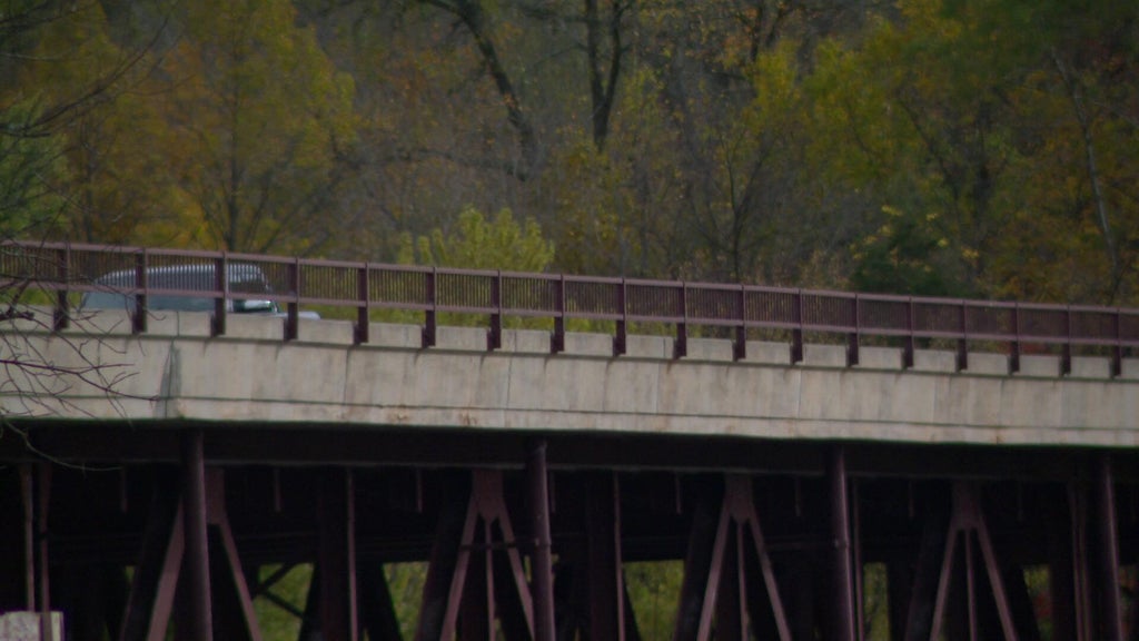 Businesses near Osceola brace as Highway 243 bridge set to close — WCCO / CBS Minnesota, Savage Business news