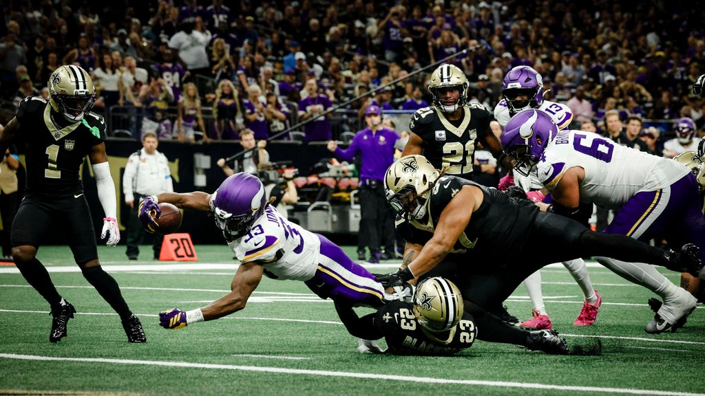 Jefferson, Jones, Murray all produce to help the unbeaten Vikings top Saints 23-13 โ WCCO / CBS Minnesota, Savage Sports news