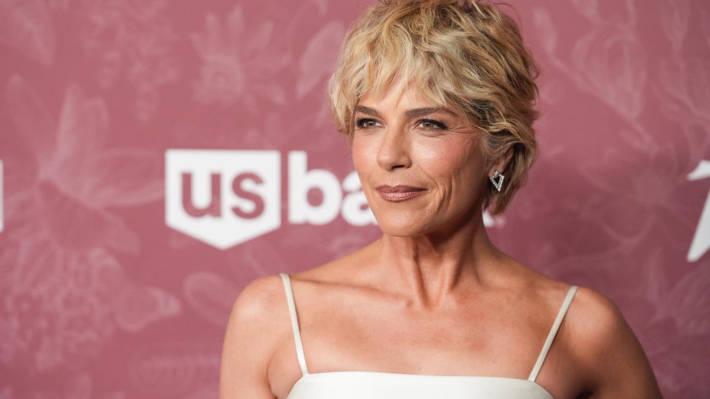 Actress Selma Blair arraigned following arrest for incident related to flight from LAX to JFK — WCCO / CBS Minnesota, Savage Health news