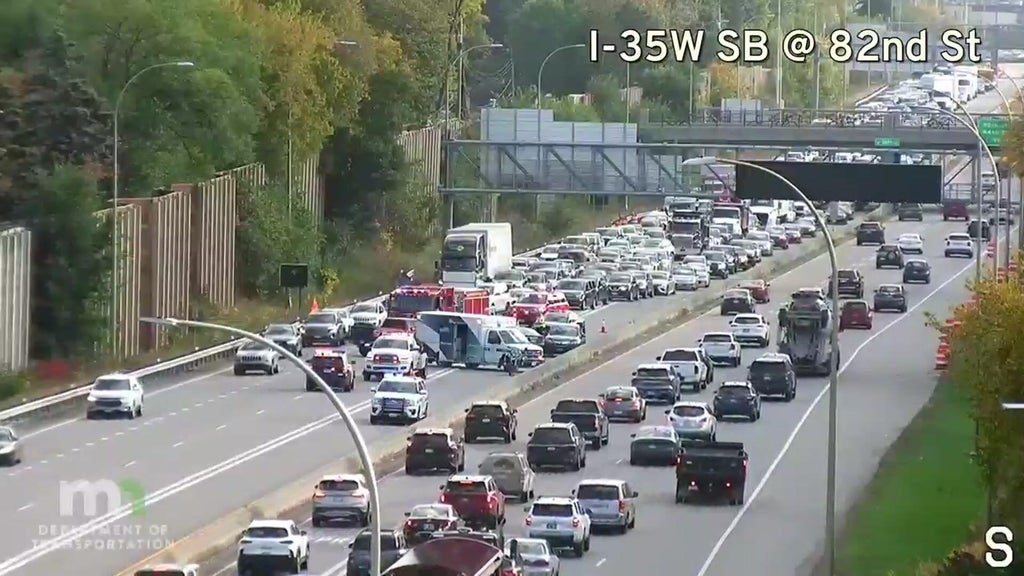 3 drivers injured in crash on Interstate 35W in Bloomington, state patrol says — WCCO / CBS Minnesota, Savage Health news