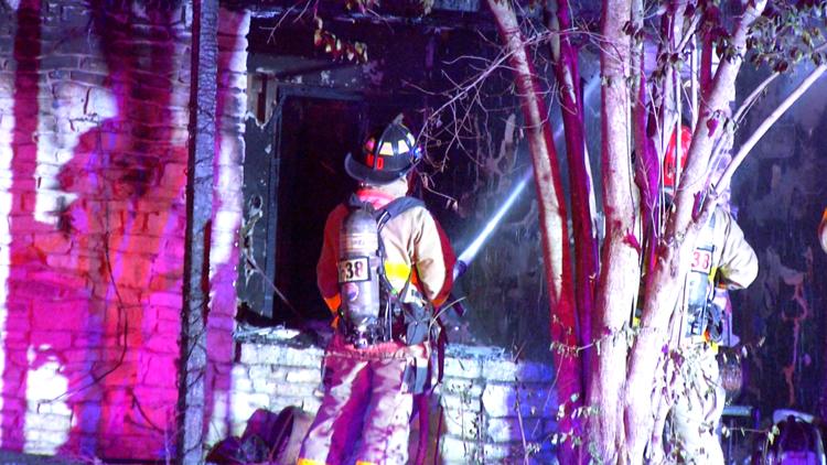 One person dies, another person and a dog rescued from Blakeley Drive house fire — KENS 5 (San Antonio), Savage Health news