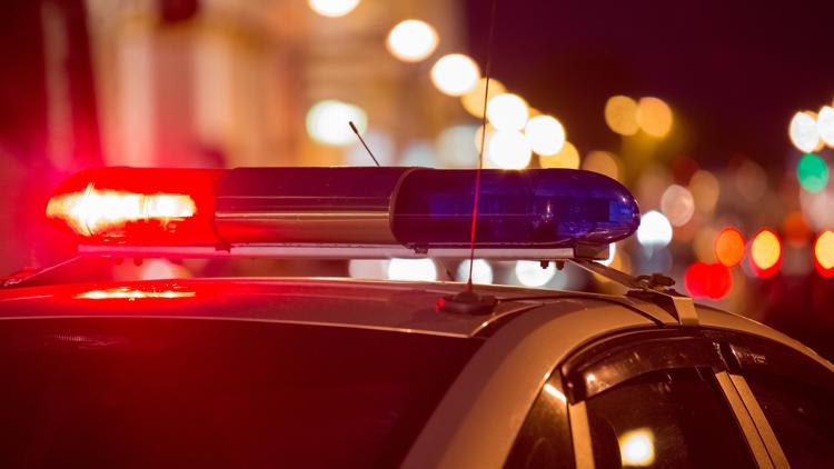 Police: Man stabbed after intervening in argument at San Antonio home, suspects on the run — KENS 5 (San Antonio)