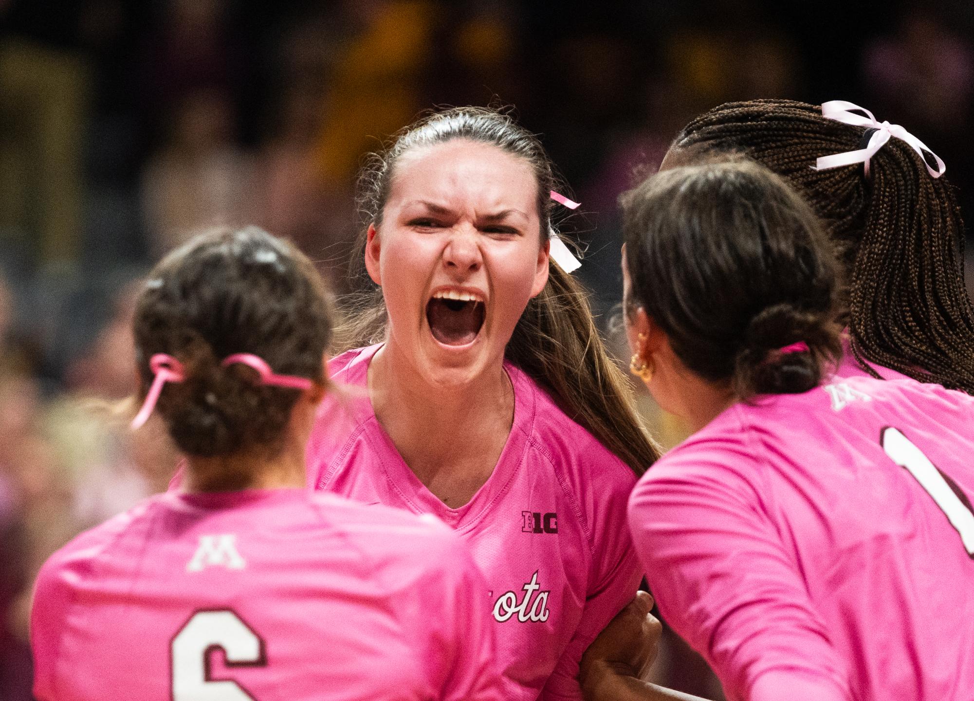 No. 21 Gophers volleyball defeats Michigan in Annual Dig Pink game — Minnesota Daily (U of M)