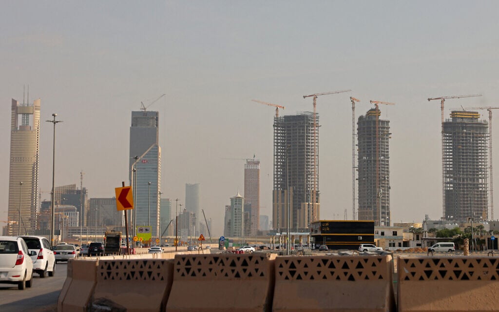 US airlines warned to exercise caution in Saudi airspace after 2nd deadly airport attack — Times of Israel, Savage Technology news