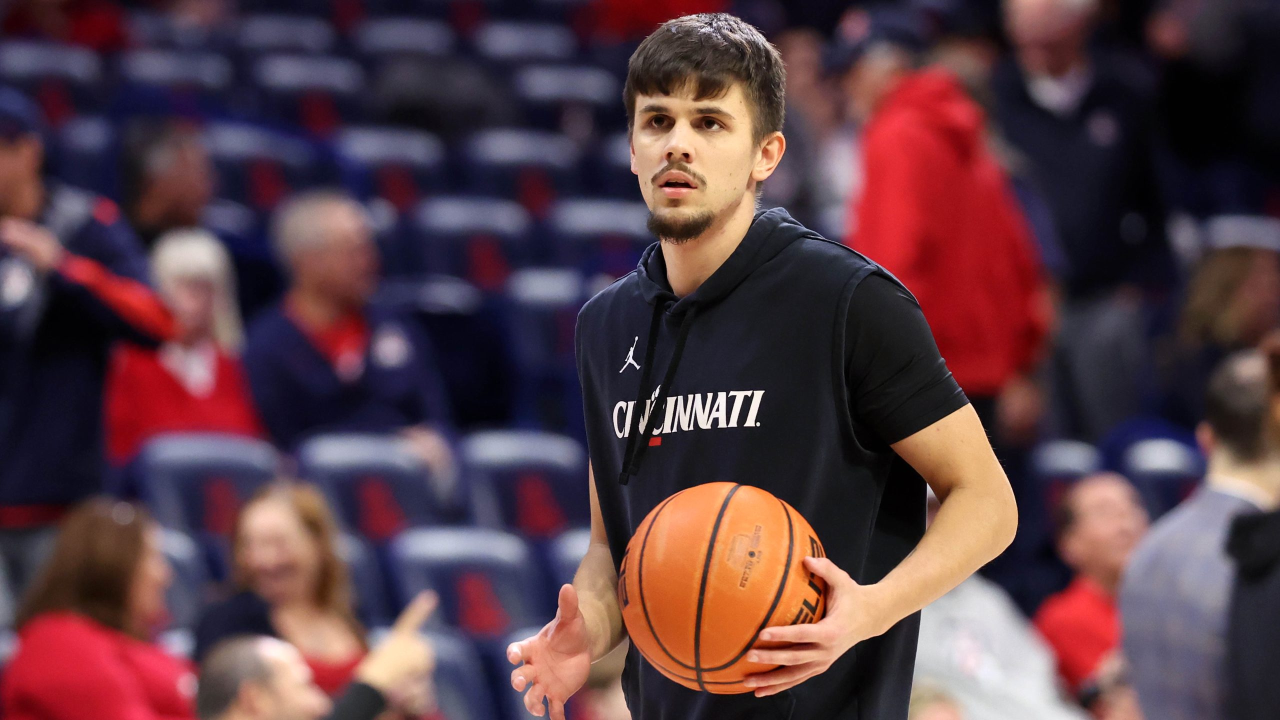 Former college basketball player Kerr Kriisa admits to $9,000 demand in fraud scheme — FOX 9, Savage Sports news