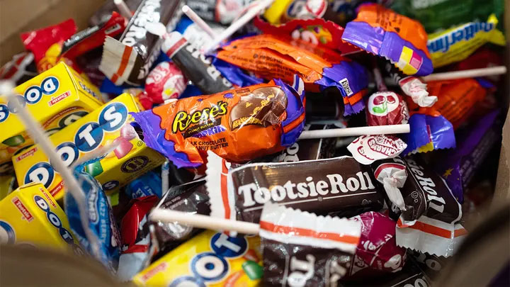 Halloween candy prices jump 8.1% as Americans prepare to spend billions on treats — FOX 9, Savage Community news